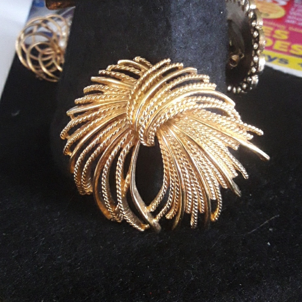 Jewely